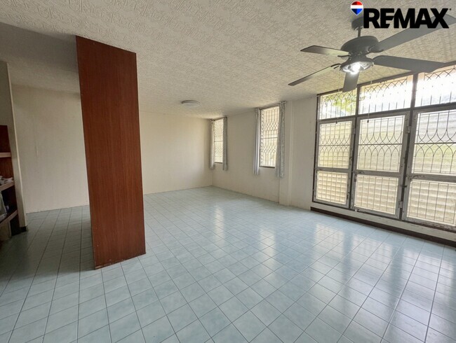 ลดราคาพิเศษ 3 ล้านบาท!! ขายบ้านเดี่ยว 2 ชั้น แปลงใหญ่ 140 ตร.วา ใกล้ MRT กระทรวงสาธารณสุข เพียง 750 เมตร เหมาะทำ Home Office, ศูนย์ดูแลผู้สูงอายุ หรืออยู่อาศัย