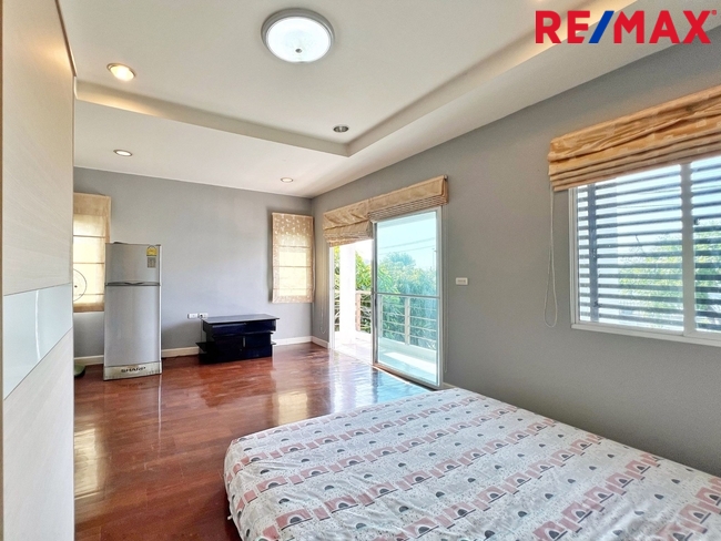 บ้านเดี่ยวพื้นที่ 85 ตารางวา ไม่มีบ้านตรงข้าม ตั้งอยู่บนถนนเมน