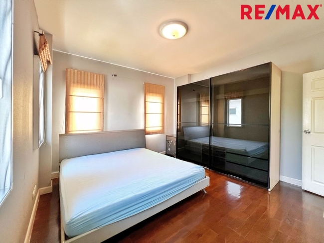 บ้านเดี่ยวพื้นที่ 85 ตารางวา ไม่มีบ้านตรงข้าม ตั้งอยู่บนถนนเมน