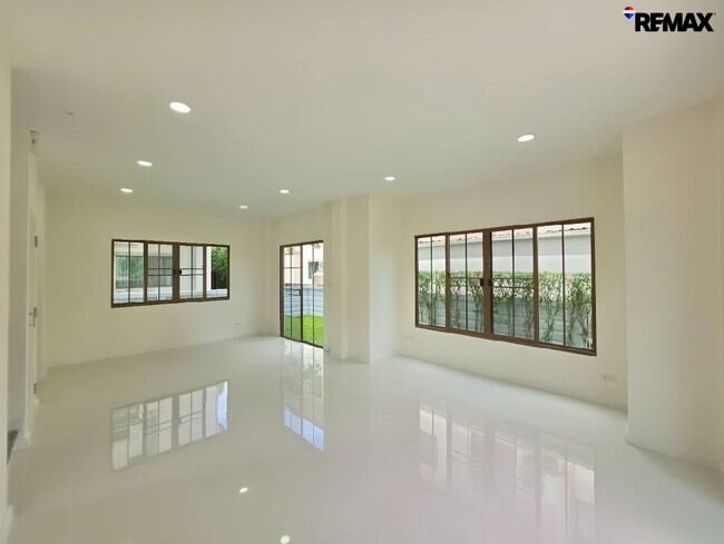 ขายบ้านเดี่ยว บุราสิริ ราชพฤกษ์–แจ้งวัฒนะ รีโนเวทใหม่ พร้อมอยู่ 5.39 ล้านบาท