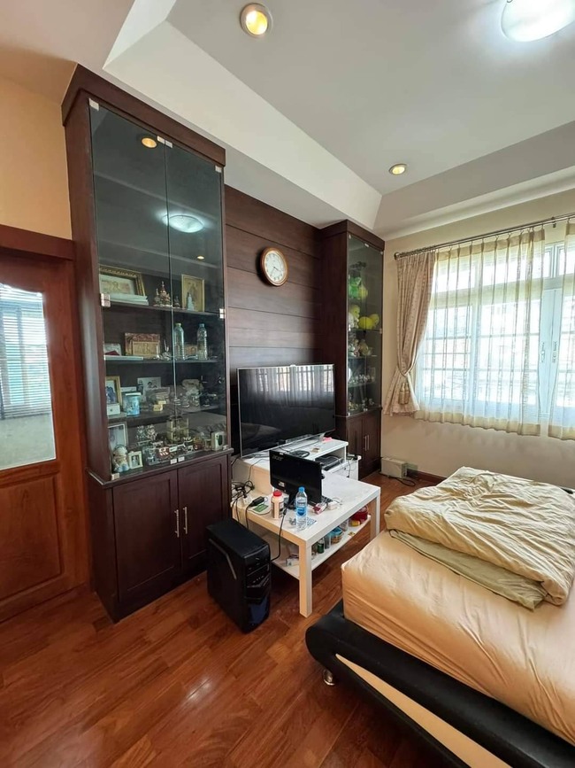 บ้านเดี่ยว มาใหม่อีกหนึ่งหลัง ซอยสมเด็จพระเจ้าตากสิน 4 ตกแต่งครบหิ้วกระเป๋าเข้าอยู่ได้เลย