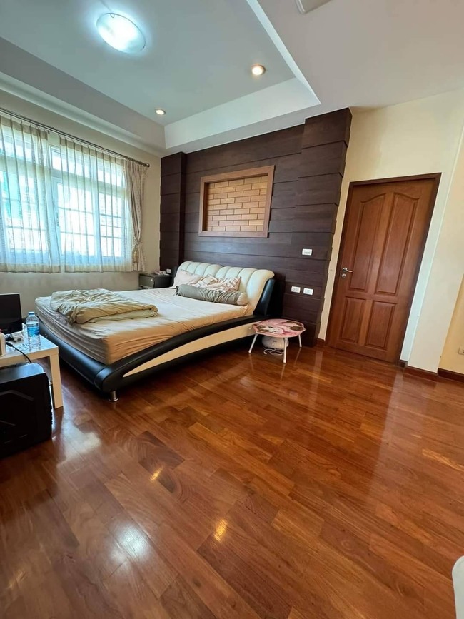 บ้านเดี่ยว มาใหม่อีกหนึ่งหลัง ซอยสมเด็จพระเจ้าตากสิน 4 ตกแต่งครบหิ้วกระเป๋าเข้าอยู่ได้เลย