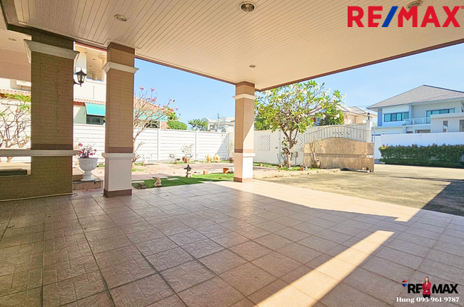 ขาย บ้านวริยา วิลล์ สาย4 ใกล้ มหิดล ศาลายา บ้านเดี่ยว 2 ชั้น บนพื้นที่ 135 ตร.วา 317 ตร.ม. มีสวนในบ้าน 4 ห้องนอน ฝ้าสูง โปร่ง มีความเป็นส่วนตัว ความเจริญรอบด้าน เดินทางสะดวก ถนนตัดใหม่ หลากหลายเส้นทาง ขายเพียง 8.59 Mb.