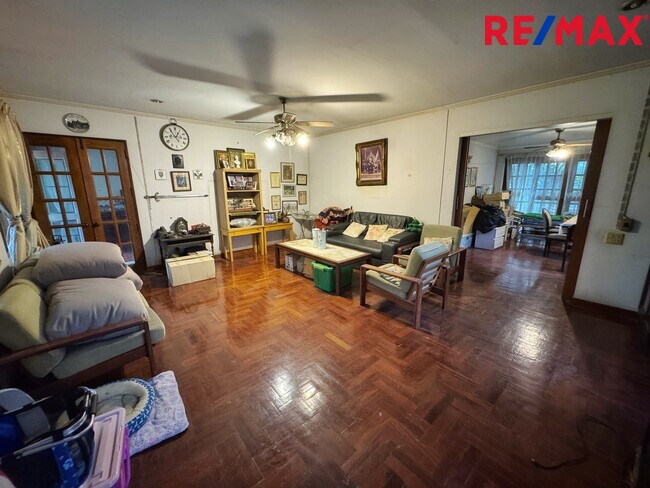 ขายบ้านเดี่ยว วิภาวดีรังสิต 64 – แจ้งวัฒนะ 1 | 129 ตร.วา | 300 ตร.ม. | 5 ห้องนอน 5 ห้องน้ำ | ราคาพิเศษ 14.5 ล้านบาท เหมาะอยู่อาศัยและทำโฮมออฟฟิศ ทำเลใกล้ดอนเมือง–หลักสี่–ศูนย์ราชการแจ้งวัฒนะ