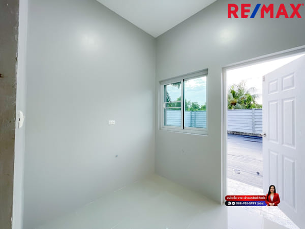 บ้านนิมิตใหม่ 59 I เคซี เลค แลนด์ บ้านสั่งสร้าง บริษัท SC Grand ประกันโครงสร้าง 20 ปี หัวมุม ประตูรั้วหน้าบ้านกว้าง 9 เมตรและมีประตูรั้วเข้าออกได้ 2 ด้าน