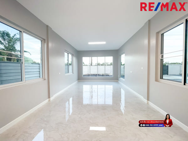 บ้านนิมิตใหม่ 59 I เคซี เลค แลนด์ บ้านสั่งสร้าง บริษัท SC Grand ประกันโครงสร้าง 20 ปี หัวมุม ประตูรั้วหน้าบ้านกว้าง 9 เมตรและมีประตูรั้วเข้าออกได้ 2 ด้าน