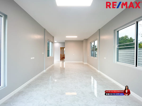 บ้านนิมิตใหม่ 59 I เคซี เลค แลนด์ บ้านสั่งสร้าง บริษัท SC Grand ประกันโครงสร้าง 20 ปี หัวมุม ประตูรั้วหน้าบ้านกว้าง 9 เมตรและมีประตูรั้วเข้าออกได้ 2 ด้าน