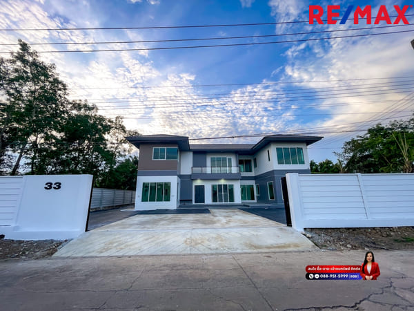 บ้านนิมิตใหม่ 59 I เคซี เลค แลนด์ บ้านสั่งสร้าง บริษัท SC Grand ประกันโครงสร้าง 20 ปี หัวมุม ประตูรั้วหน้าบ้านกว้าง 9 เมตรและมีประตูรั้วเข้าออกได้ 2 ด้าน