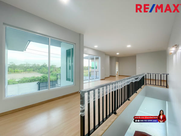 บ้านนิมิตใหม่ 59 I เคซี เลค แลนด์ บ้านสั่งสร้าง บริษัท SC Grand ประกันโครงสร้าง 20 ปี หัวมุม ประตูรั้วหน้าบ้านกว้าง 9 เมตรและมีประตูรั้วเข้าออกได้ 2 ด้าน