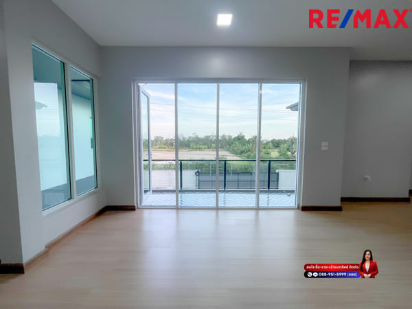 บ้านนิมิตใหม่ 59 I เคซี เลค แลนด์ บ้านสั่งสร้าง บริษัท SC Grand ประกันโครงสร้าง 20 ปี หัวมุม ประตูรั้วหน้าบ้านกว้าง 9 เมตรและมีประตูรั้วเข้าออกได้ 2 ด้าน