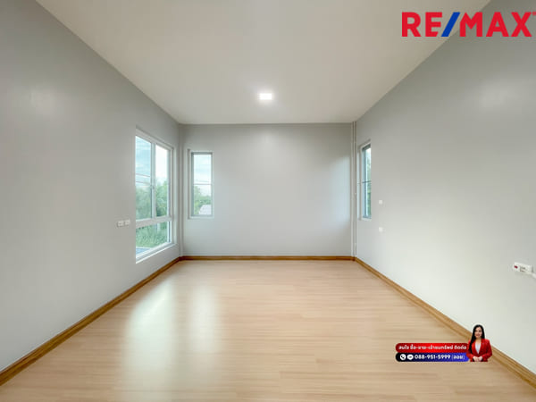 บ้านนิมิตใหม่ 59 I เคซี เลค แลนด์ บ้านสั่งสร้าง บริษัท SC Grand ประกันโครงสร้าง 20 ปี หัวมุม ประตูรั้วหน้าบ้านกว้าง 9 เมตรและมีประตูรั้วเข้าออกได้ 2 ด้าน