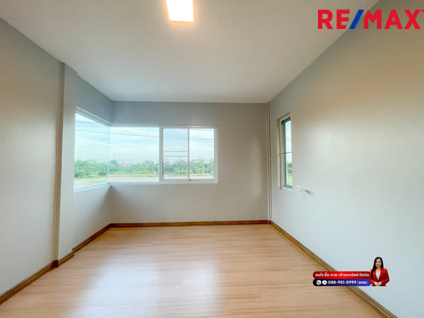 บ้านนิมิตใหม่ 59 I เคซี เลค แลนด์ บ้านสั่งสร้าง บริษัท SC Grand ประกันโครงสร้าง 20 ปี หัวมุม ประตูรั้วหน้าบ้านกว้าง 9 เมตรและมีประตูรั้วเข้าออกได้ 2 ด้าน