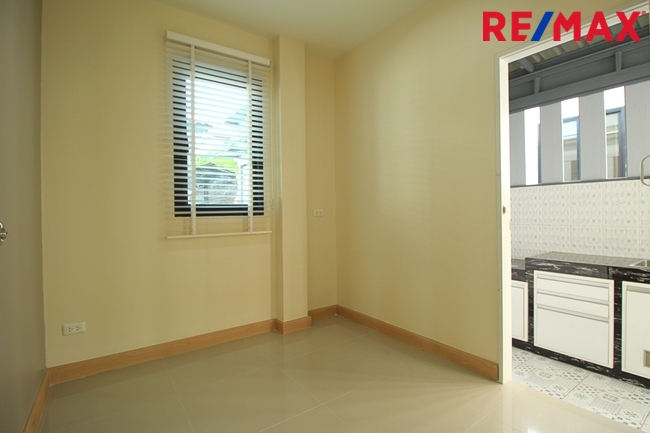 ขายบ้านเดี่ยว ลัดดารมย์ อิลิแกนซ์ วงแหวน สาทร มีห้องนอนชั้น1 ตกแต่งสวย 80 ตร.ว