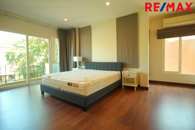 ขายบ้านเดี่ยว ลัดดารมย์ อิลิแกนซ์ วงแหวน สาทร มีห้องนอนชั้น1 ตกแต่งสวย 80 ตร.ว