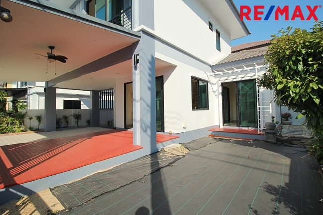 ขายบ้านเดี่ยว ลัดดารมย์ อิลิแกนซ์ วงแหวน สาทร มีห้องนอนชั้น1 ตกแต่งสวย 80 ตร.ว