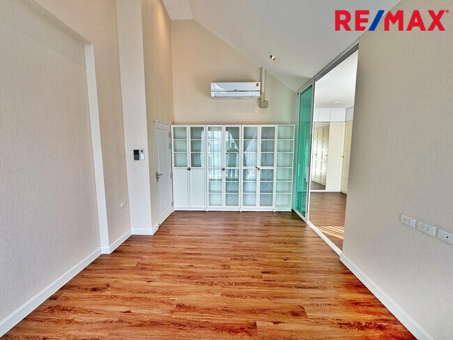 ขายบ้านเดี่ยวหรู บางกอก บูเลอวาร์ด เวสต์เกต 80 ตร.ว. พร้อมอยู่ | SC Asset ทำเลศักยภาพ ติดถนนกาญจนาภิเษก ใกล้รถไฟฟ้าสายสีม่วง( Bangkok Boulevard Westgate)