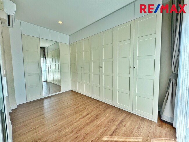 ขายบ้านเดี่ยวหรู บางกอก บูเลอวาร์ด เวสต์เกต 80 ตร.ว. พร้อมอยู่ | SC Asset ทำเลศักยภาพ ติดถนนกาญจนาภิเษก ใกล้รถไฟฟ้าสายสีม่วง( Bangkok Boulevard Westgate)