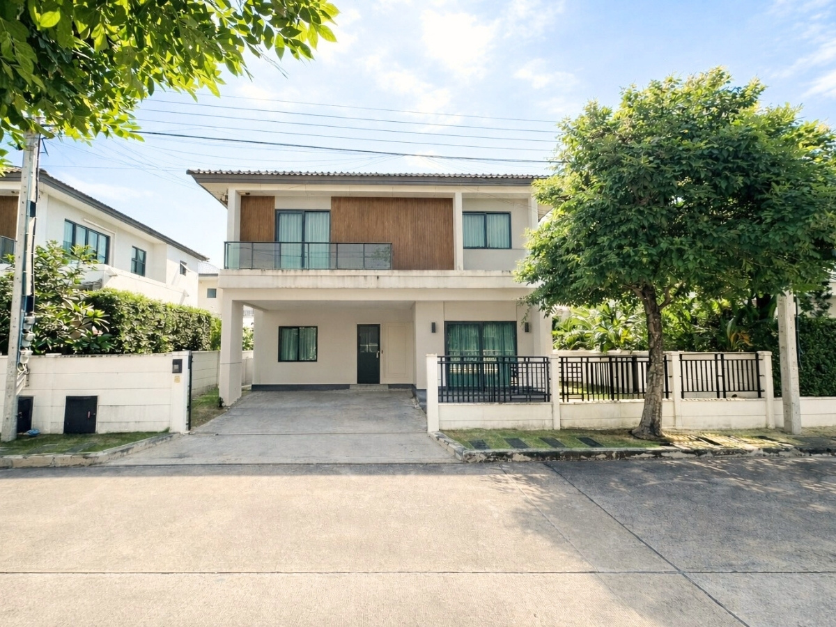 ขายบ้าน เซนโทร วงแหวน-จตุโชติ 4 นอน 5 น้ำ