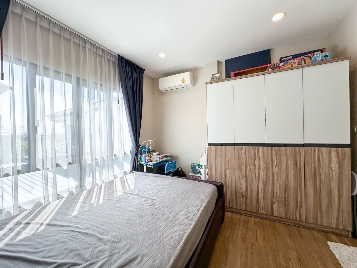 ขายบ้าน เซนโทร วงแหวน-จตุโชติ 4 นอน 5 น้ำ