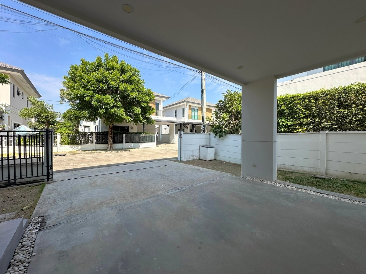 ขายบ้าน เซนโทร วงแหวน-จตุโชติ 4 นอน 5 น้ำ