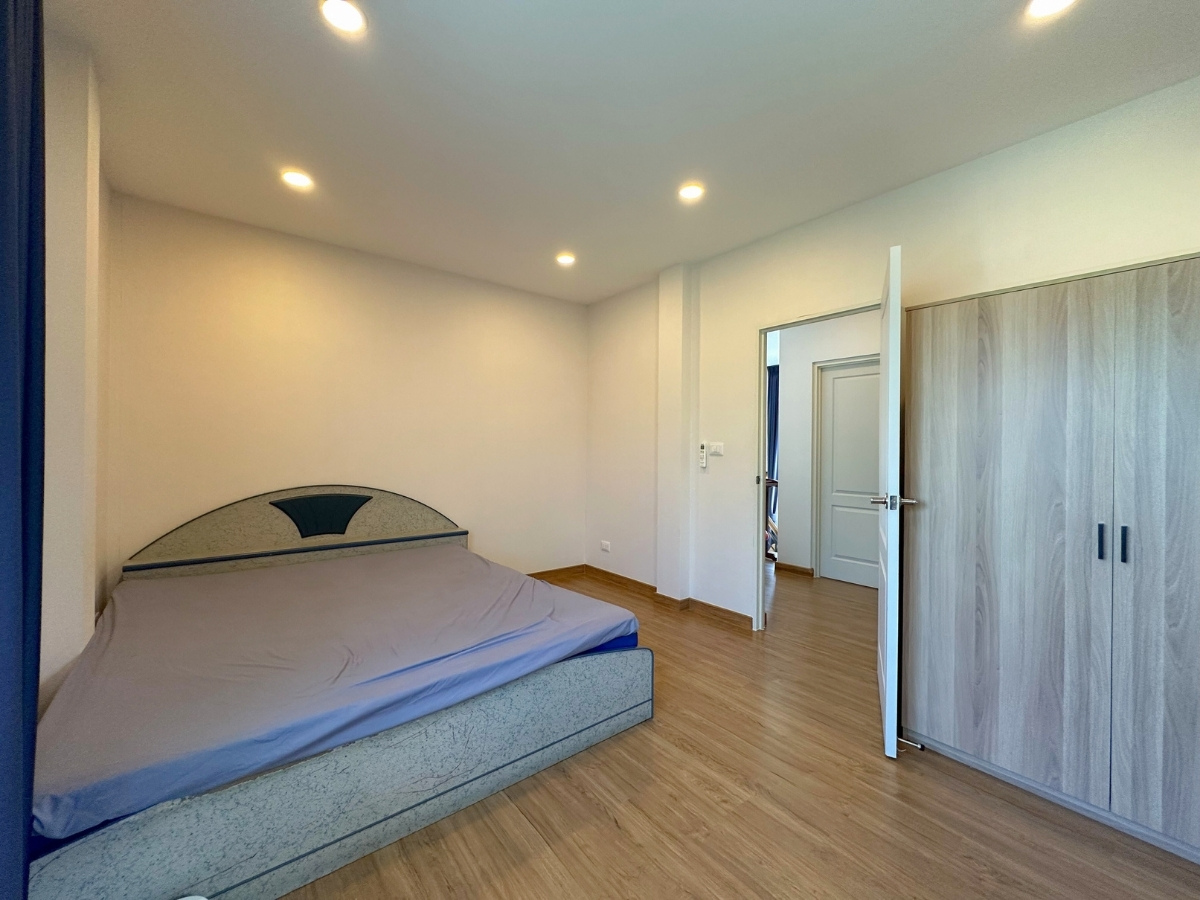 ขายบ้าน เซนโทร วงแหวน-จตุโชติ 4 นอน 5 น้ำ