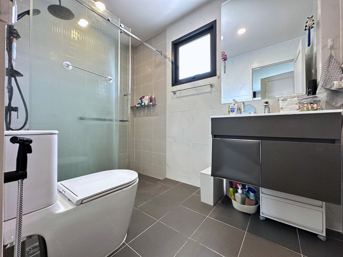 ขายบ้าน เซนโทร วงแหวน-จตุโชติ 4 นอน 5 น้ำ