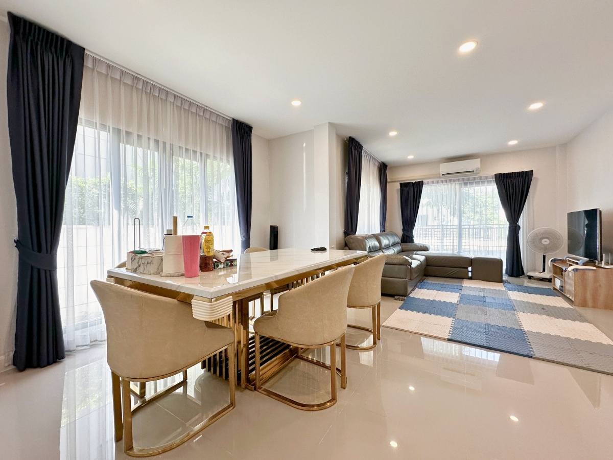 ขายบ้าน เซนโทร วงแหวน-จตุโชติ 4 นอน 5 น้ำ