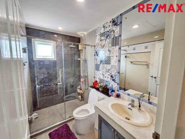 ขายบ้านเดี่ยวหรู หลังมุม ลดาวัลย์ ปิ่นเกล้า–เพชรเกษม 190 ตร.วา | ต้นโครงการ | รีโนเวทใหม่ | ใกล้โรงเรียนนานาชาติ