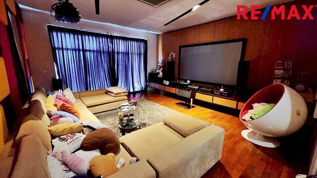 ขายบ้านเดี่ยวหรู หลังมุม ลดาวัลย์ ปิ่นเกล้า–เพชรเกษม 190 ตร.วา | ต้นโครงการ | รีโนเวทใหม่ | ใกล้โรงเรียนนานาชาติ