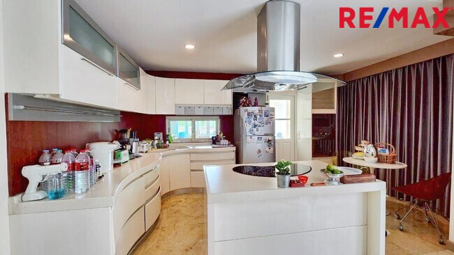 ขายบ้านเดี่ยวหรู หลังมุม ลดาวัลย์ ปิ่นเกล้า–เพชรเกษม 190 ตร.วา | ต้นโครงการ | รีโนเวทใหม่ | ใกล้โรงเรียนนานาชาติ