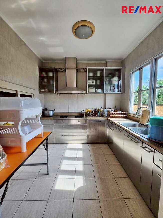 ขายบ้านเดี่ยวหรู หลังมุม ลดาวัลย์ ปิ่นเกล้า–เพชรเกษม 190 ตร.วา | ต้นโครงการ | รีโนเวทใหม่ | ใกล้โรงเรียนนานาชาติ