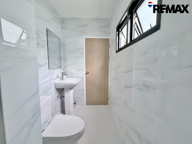 ขายบ้านเดี่ยว Perfect Place รัตนาธิเบศร์–ไทรม้า บ้านเดี่ยวทำเลดี หน้าบ้านไม่ชนใคร ราคาถูกที่สุดในโครงการ ถนนรัตนาธิเบศร์ ใกล้รถไฟฟ้าสายสีม่วง