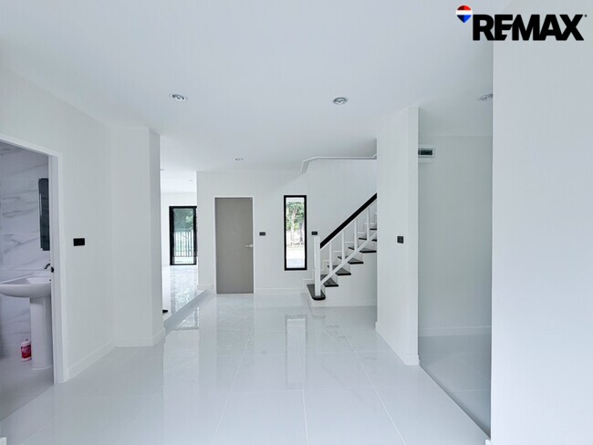 ขายบ้านเดี่ยว Perfect Place รัตนาธิเบศร์–ไทรม้า บ้านเดี่ยวทำเลดี หน้าบ้านไม่ชนใคร ราคาถูกที่สุดในโครงการ ถนนรัตนาธิเบศร์ ใกล้รถไฟฟ้าสายสีม่วง
