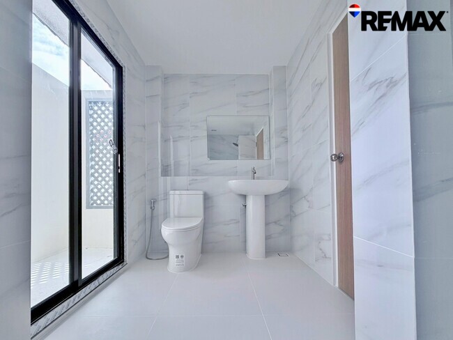 ขายบ้านเดี่ยว Perfect Place รัตนาธิเบศร์–ไทรม้า บ้านเดี่ยวทำเลดี หน้าบ้านไม่ชนใคร ราคาถูกที่สุดในโครงการ ถนนรัตนาธิเบศร์ ใกล้รถไฟฟ้าสายสีม่วง