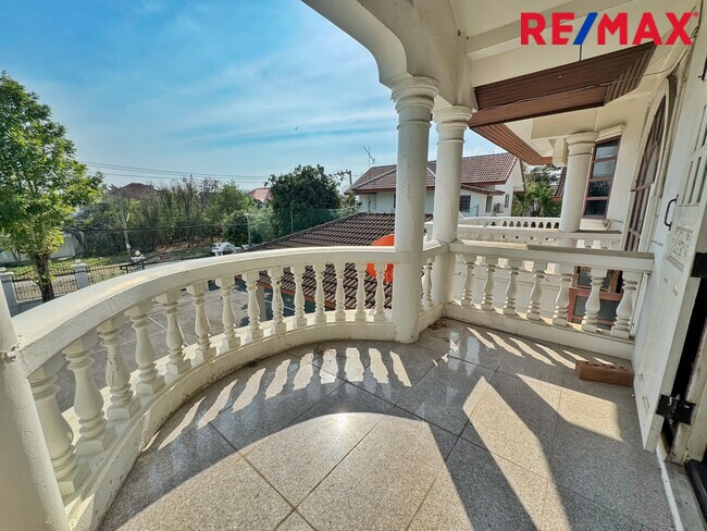 ขายที่ดินพร้อมบ้าน 250 ตร.วา หลังแรก ถนนเมน ภัสรี พุทธมณฑลสาย 2 ซอย 5 | เหมาะปลูกบ้านหรู / รีโนเวท