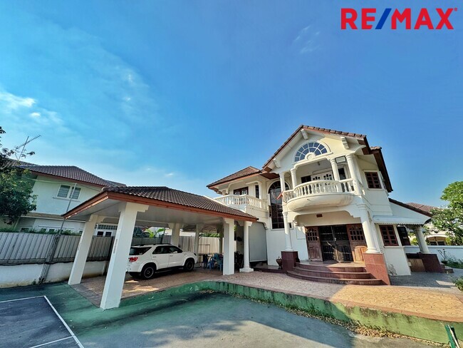 ขายที่ดินพร้อมบ้าน 250 ตร.วา หลังแรก ถนนเมน ภัสรี พุทธมณฑลสาย 2 ซอย 5 | เหมาะปลูกบ้านหรู / รีโนเวท