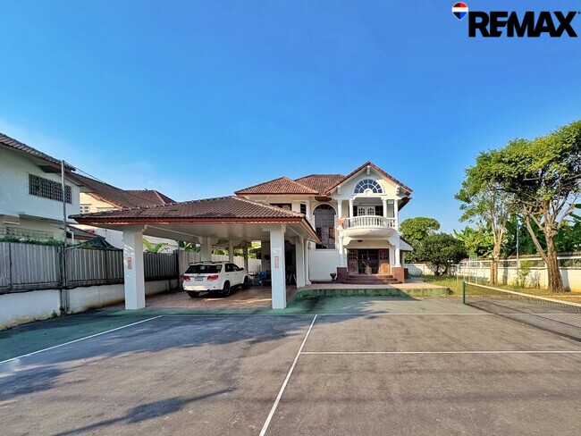 ขายที่ดินพร้อมบ้าน 250 ตร.วา หลังแรก ถนนเมน ภัสรี พุทธมณฑลสาย 2 ซอย 5 | เหมาะปลูกบ้านหรู / รีโนเวท