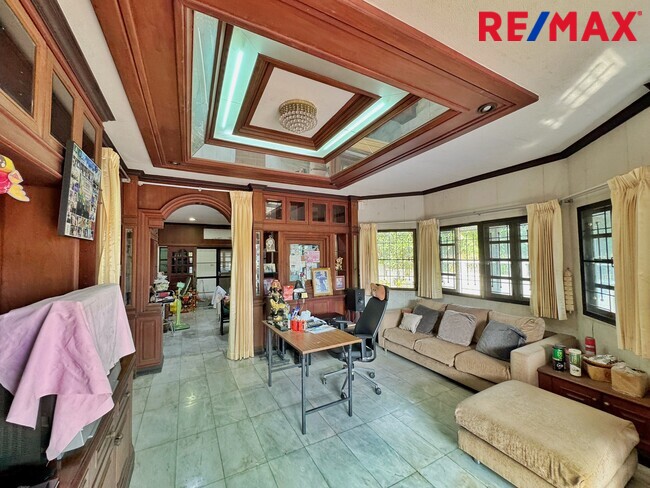 ขายที่ดินพร้อมบ้าน 250 ตร.วา หลังแรก ถนนเมน ภัสรี พุทธมณฑลสาย 2 ซอย 5 | เหมาะปลูกบ้านหรู / รีโนเวท