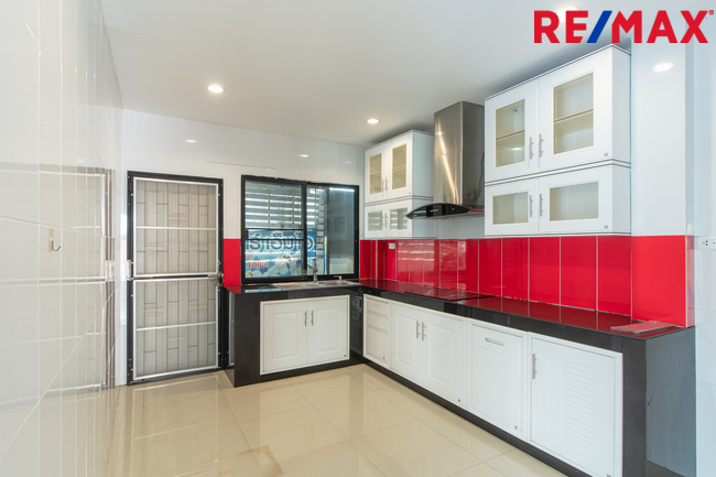 ขายบ้านเดี่ยว วิเศษสุขนคร พระรามสอง หลังริม มีสระว่ายน้ำ