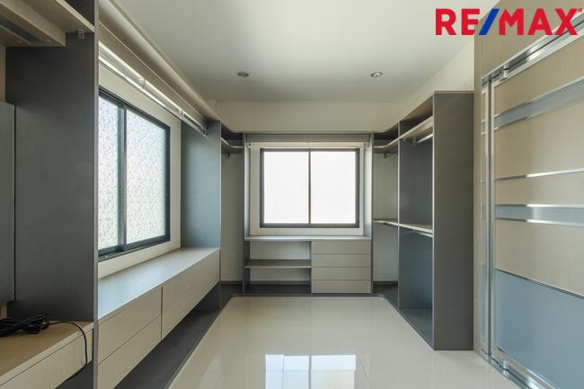 ขายบ้านเดี่ยว วิเศษสุขนคร พระรามสอง หลังริม มีสระว่ายน้ำ