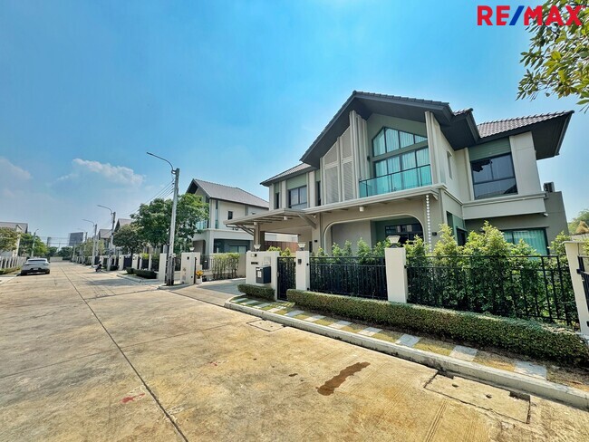 ขายบ้านเดี่ยวหลังริม บางกอกบูเลอวาร์ด เวสต์เกต | 83 ตร.ว. บิ้วท์อินทั้งหลัง ราคาพิเศษ 11.99 ล้าน