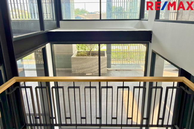 ขายโฮมออฟฟิศ Home Office โครงการ Penton อารีย์ ใจกลางเมือง 5 ชั้น 140 ตารางวา ทำเลดีมาก