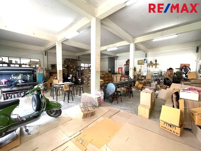 ขายบ้านพร้อมที่ดิน 200ตารางวา ใกล้พระราม2 อาคาร2ชั้นพร้อมดาดฟ้า500ตารางเมตรซอยพุทธบูชา11