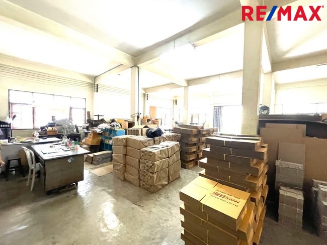 ขายบ้านพร้อมที่ดิน 200ตารางวา ใกล้พระราม2 อาคาร2ชั้นพร้อมดาดฟ้า500ตารางเมตรซอยพุทธบูชา11