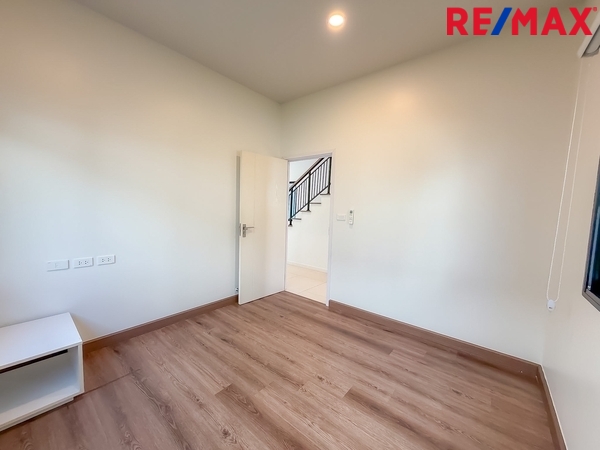 เช่า บ้านเดี่ยวแกรนด์ บริทาเนีย วงแหวน-รามอินทรา บ้านหลังมุม (พร้อมอยู่อาศัย) 4 ห้องนอน แอร์ 5 เครื่อง