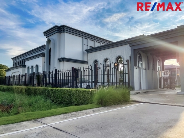 เช่า บ้านเดี่ยวแกรนด์ บริทาเนีย วงแหวน-รามอินทรา บ้านหลังมุม (พร้อมอยู่อาศัย) 4 ห้องนอน แอร์ 5 เครื่อง