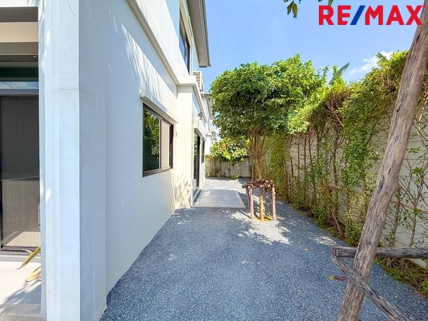 เช่า บ้านเดี่ยวแกรนด์ บริทาเนีย วงแหวน-รามอินทรา บ้านหลังมุม (พร้อมอยู่อาศัย) 4 ห้องนอน แอร์ 5 เครื่อง