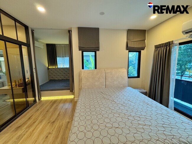 ขายขาดทุนกว่าล้าน! บ้านเดี่ยVenue Flow แจ้งวัฒนะ หลังใหญ่ 73 ตร.ว. ตำแหน่ง Rare Item วิวสวนส่วนกลางหน้าบ้าน (ไม่ชนใคร) 5 นอน สภาพใหม่พร้อมอยู่