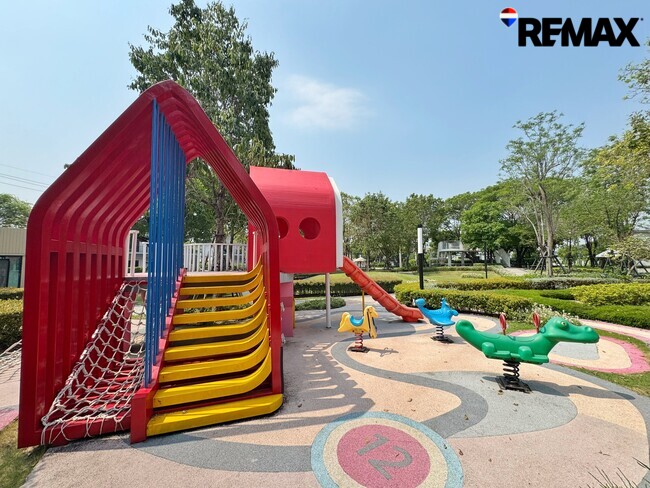 ขายขาดทุนกว่าล้าน! บ้านเดี่ยVenue Flow แจ้งวัฒนะ หลังใหญ่ 73 ตร.ว. ตำแหน่ง Rare Item วิวสวนส่วนกลางหน้าบ้าน (ไม่ชนใคร) 5 นอน สภาพใหม่พร้อมอยู่