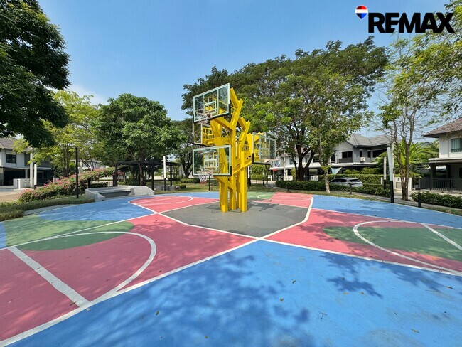 ขายขาดทุนกว่าล้าน! บ้านเดี่ยVenue Flow แจ้งวัฒนะ หลังใหญ่ 73 ตร.ว. ตำแหน่ง Rare Item วิวสวนส่วนกลางหน้าบ้าน (ไม่ชนใคร) 5 นอน สภาพใหม่พร้อมอยู่